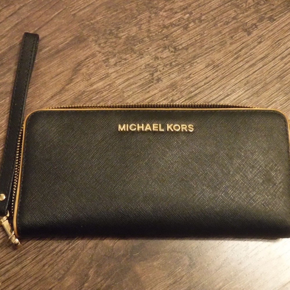 Michael Kors Jet Set Continental Wallet Womens Black Good Saffiano Wristlet Zip - Picture 2 of 9